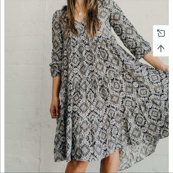 Carly Jean Los Angeles Noel Dress - Picture 13 of 13